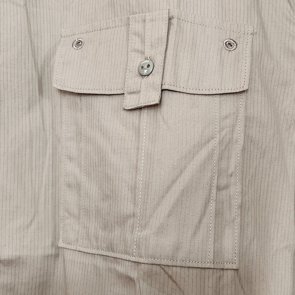 NWT Rocawear button down short sleeve grey With Pinstripes shirt 2 pockets 3XL - Picture 6 of 16